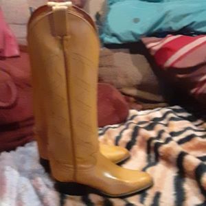 Like new cowboy boots
